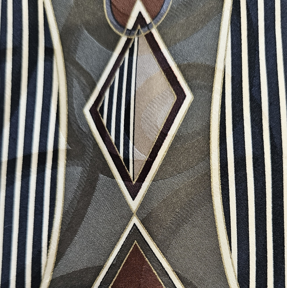 *2 for $20* Screenplay by Martin Wong Abstract Tie